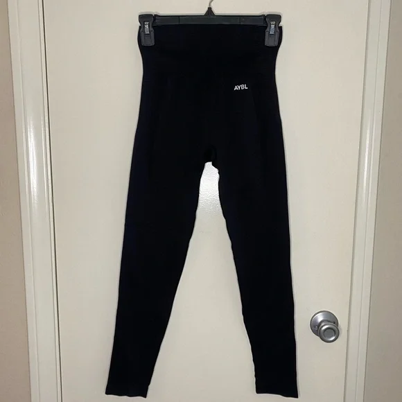 AYBL Black Seamless‎ Leggings, M - Picture 2 of 14